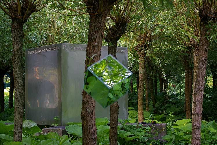 School project rouwborden en spiegel kubussen.